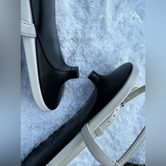 Chanel classic ballet two tone slingbacks NWB pointed toes 39.5 - Picture 7 of 15